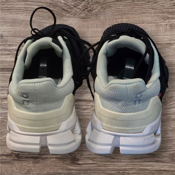 On Cloud Women's Cloudflyer Running Shoes Blk/Mint/Wht, Size 8.5 - Picture 4 of 7